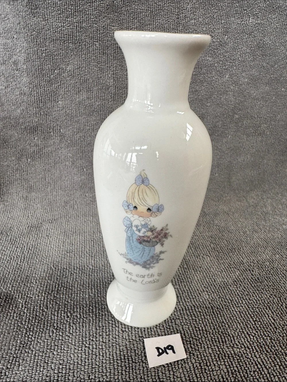 1985 Precious Moments White Bud Vase “The Earth is the Lord’s”